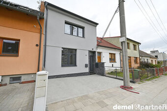 PRODEJ DOMU 4+KK VELKOMEZIŘÍČSKÁ - TŘEBÍČ