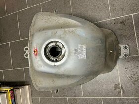 Honda XL 1000 Varadero originální nádrž - 1