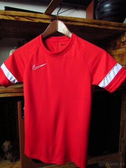Funkční triko Nike vel. 137-147