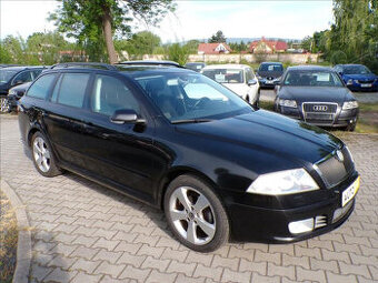 Škoda Octavia 1,8 TSI XENON,TAŽNÉ-HNED ODJÍŽDÍTE