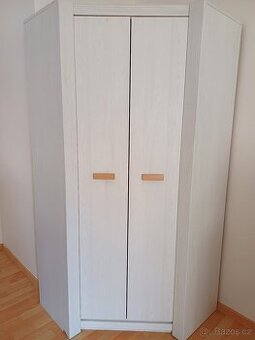 Skříň dětská rohová