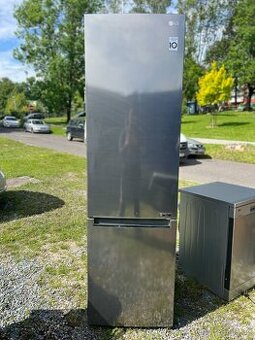 Lednice s mrazákem LG 203cm smart