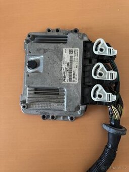 řídící jednotka pro Ford Focus vč. budíků