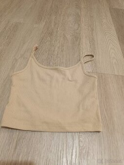 Béžový crop top