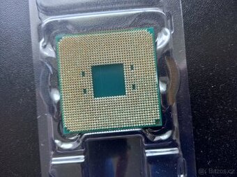 AMD Ryzen 3700X, možno i s originálním chladičem