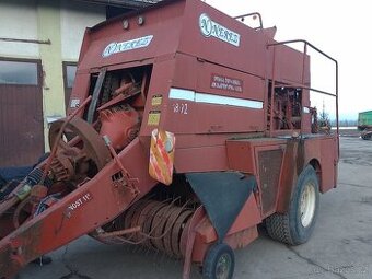 Lis na slamu hesston 4700