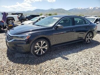 2022 Volkswagen Passat SE 2.0L FWD