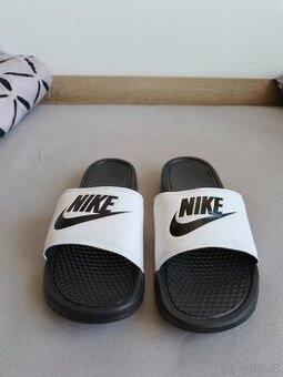 Pantofle Nike