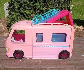 Barbie karavan