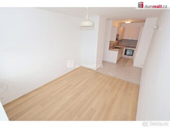 Světlý byt 2+kk, 43 m2 +2,5 m2 sklep, 8.patro, OV, panel po