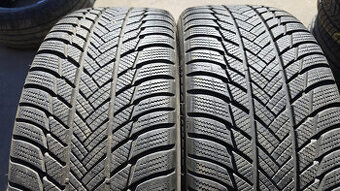 Zimní pneu 235/45/20 Bridgestone