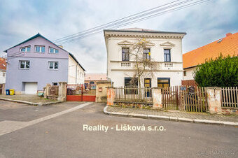 Prodej areálu s všestranným využitím nedaleko dálnice Praha