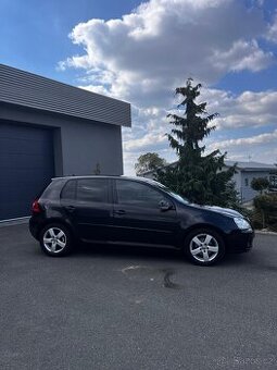 VW Golf V 1.9TDi (77kw)