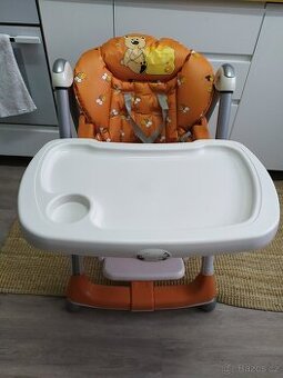 Jídelní židlička se stolečkem