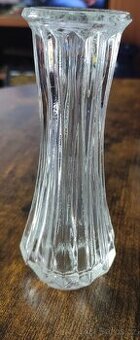 Váza z lisovaného skla - Adolf Matura