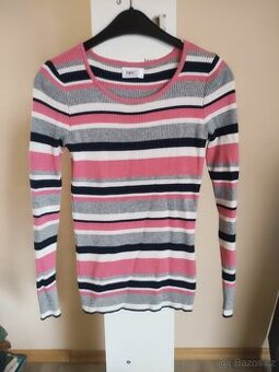 Přiléhavý svetr BPC vel. S