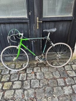 Retro silniční kolo favorit