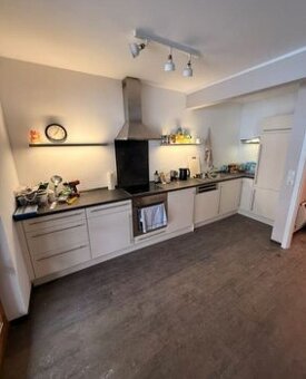 Moderní bílá vestavěná linka se spotřebiči,6197