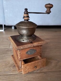 Mlýnek na kávu Leinbrock Ideal