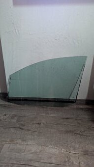 Sklo do dveří pravé přední VW Touran