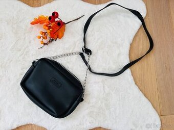 Černá crossbody kabelka