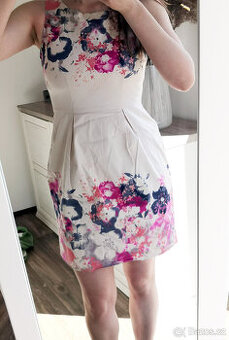 Bavlněné šaty s květy Oasis