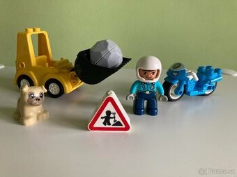 LEGO Duplo – policista, motorka, bagr, pes, značka a kámen