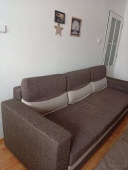 Rozkládací gauč s úložným prostorem