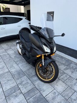 Honda Forza 750