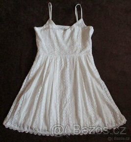 Dámské letní plážové šaty bílé krajkové XS 34