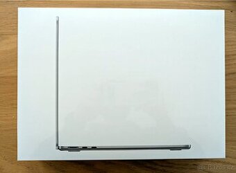 MacBook Air M​4​: ZÁRUKA 2​ roky, Office​ v ceně, NEROZBALEN