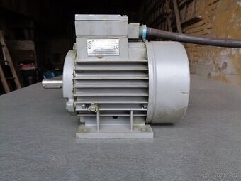 Asynchronní elektromotor dvourychlostní