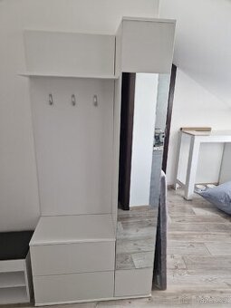 Předsíňová stěna - 1