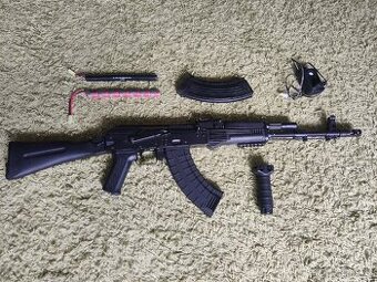 Prodám airsoftovou zbraň AK-74