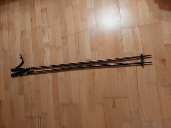 Lyžařské hůlky vel 135 cm