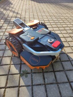Roborická sekačka Worx Landroid Vision M800