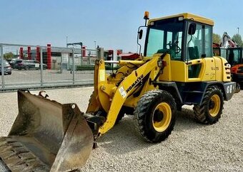 KLOUBOVÝ NAKLADAČ KOMATSU WA 75