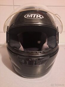 Nová motohelma XS.