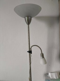 Stojací lampa
