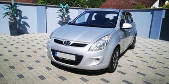 Hyundai i20 1,2i - 16V - 57kw. . HEZKÝ STAV i VÝBAVA