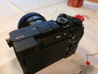 Sony Alpha 7C II Černý, pouze 97 snímků, jako nový + balení