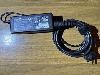 Originální adaptér Toshiba PA3715E-1AC3