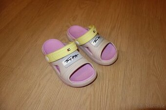 Tommy Hilfiger pantofle v. 27