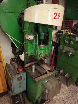 Výstředníkový lis