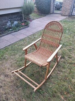 Ratanové houpací křeslo