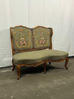 Starožitná sofa / loveseat s gobelínem (135024)