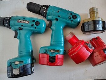 Aku vrtačky Makita + akumulátory - na díly