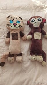 Plyšový polštářek do auta