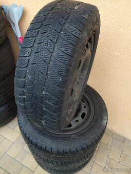 Zimní pneu 185/60 R14, na discích 5x100