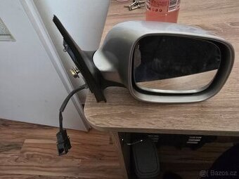 Pravé zpětné zrcátko elektrické škoda fabie1